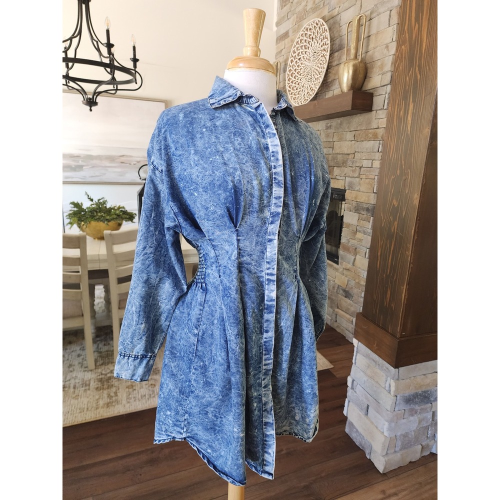Thrill Jeans Acid Wash Denim Shirt Dress Blue Medium Smocked Back Pleated Mini